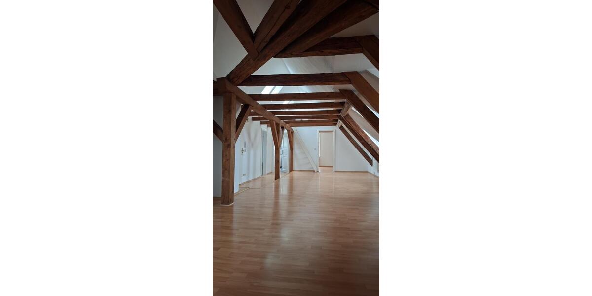 Dachgeschoßwohnung Schwerin Altstadt - 3 Zimmer, 80 m&sup2;, 700&euro; | Angebot:24773492