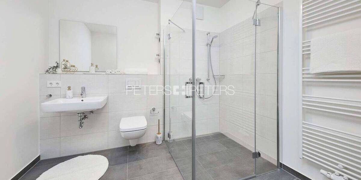 Etagenwohnung Schwerin Werdervorstadt - 4 Zimmer, 110 m&sup2;, 1.199&euro; | Angebot:26411222
