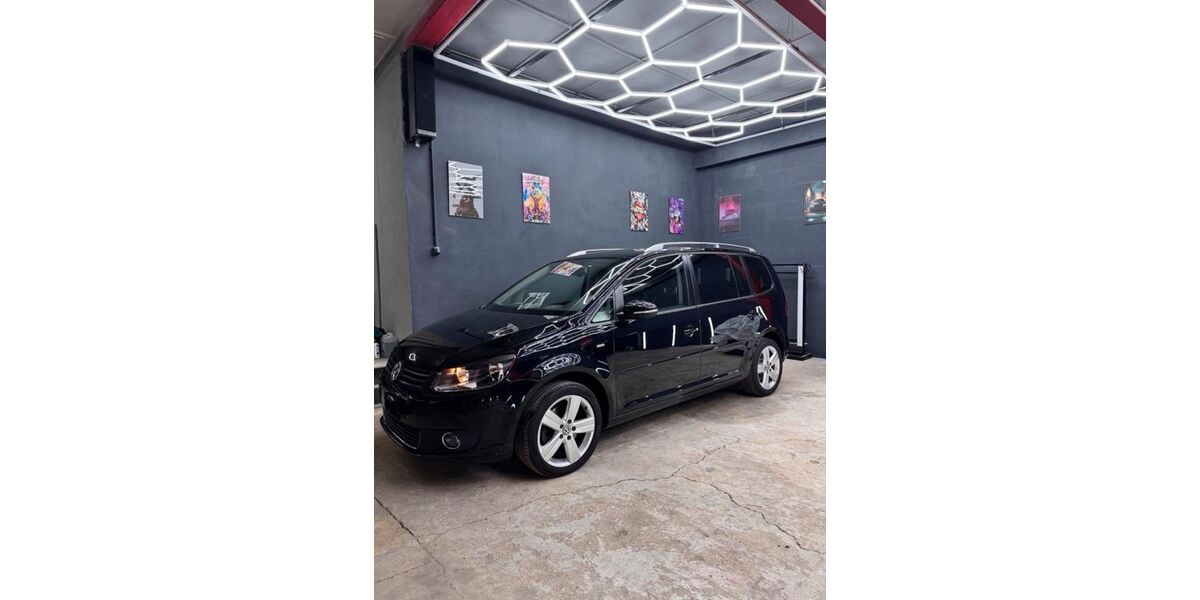 VW Touran 162.000 km 9.799 &euro; Gadebusch 19205