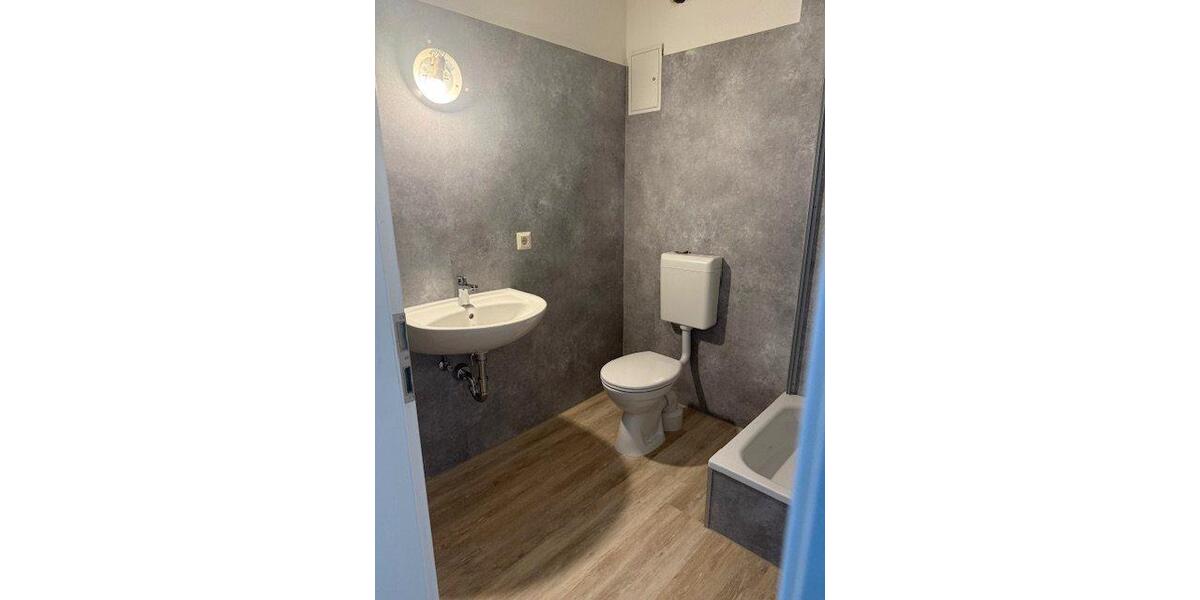 Dachgeschoßwohnung Pinnow - 2 Zimmer, 50 m&sup2;, 422&euro; | Angebot:26461662