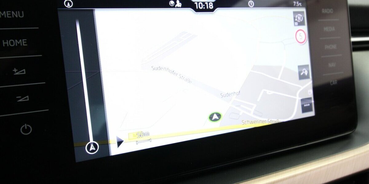 Skoda Kamiq TSI OPF DSG Style Plus NAVI+LED+ACC+ALU17 24.236 km 20.900 &euro; Hagenow 19230
