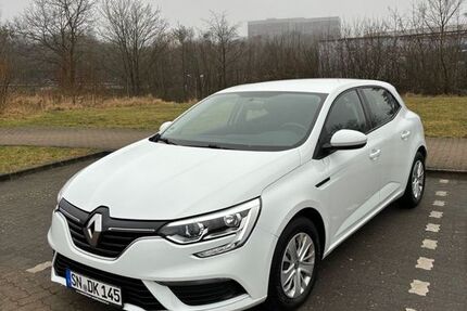 Renault Megane 93.256 km 10.800 € Schwerin 19063