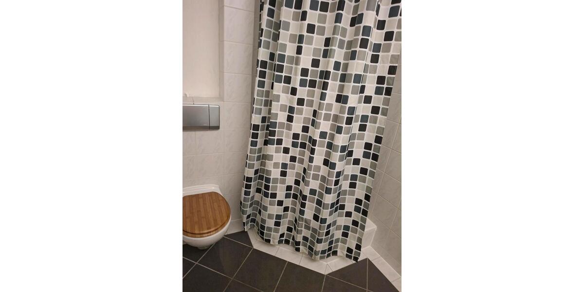 Dachgeschoßwohnung Schwerin - 1 Zimmer, 37 m&sup2;, 660&euro; | Angebot:26325875