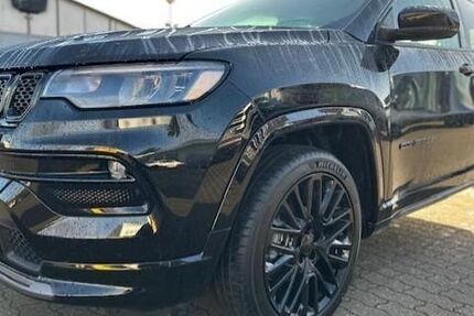 Jeep Compass 19.847 km 27.999 &euro; Zossen 15806