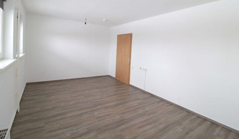 Etagenwohnung Schwerin Gartenstadt - 3 Zimmer, 98 m&sup2;, 678&euro; | Angebot:25900458