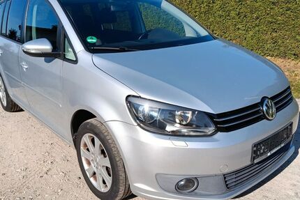 VW Touran 178.000 km 7.700 € Bandenitz 19230