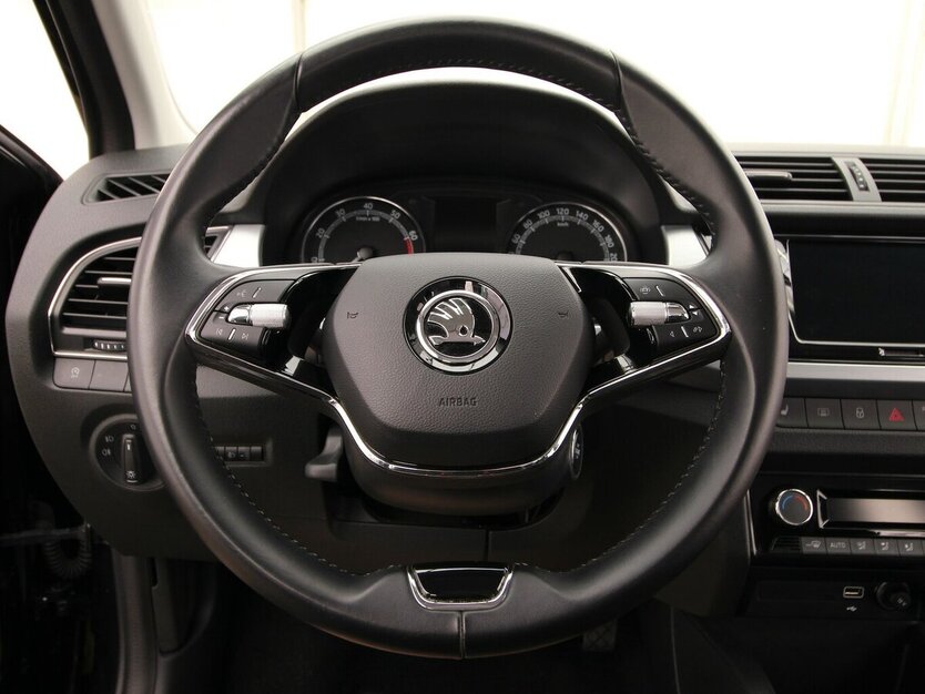 Skoda Fabia Combi TSI Ambition Plus KAMERA+SITZHEIZUNG 52.393 km 15.900 € Hagenow 19230