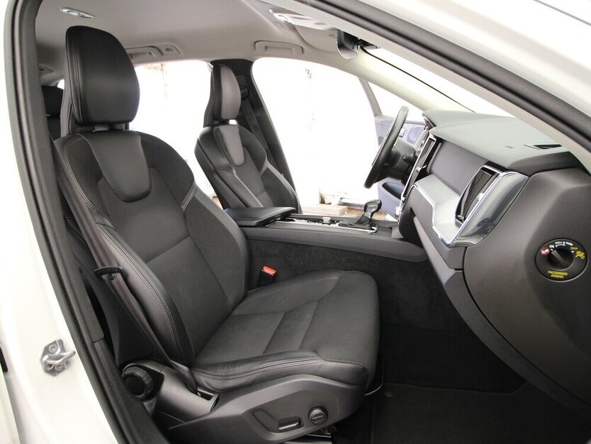 XC60 D4 2WD Momentum LED+AHK+NAVI+360°KAMERA