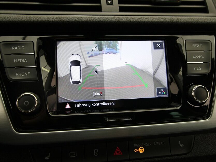 Skoda Fabia Combi TSI Ambition Plus KAMERA+SITZHEIZUNG 52.393 km 15.900 € Hagenow 19230