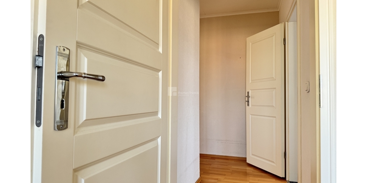Wohnen mit Weltkulturerbe: 2-Zimmer-Wohnung mit Balkon, Fahrstuhl & Ausblick - Etagenwohnung Schwerin Altstadt | Angebot:26614880