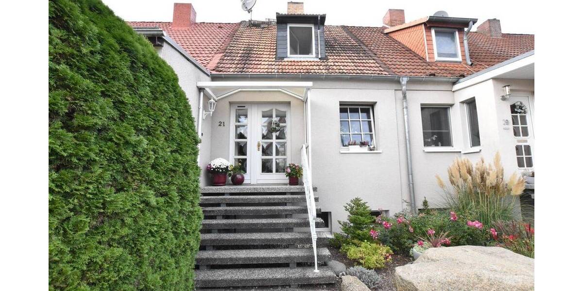 Reihenhaus Schwerin Ostorf - 4 Zimmer, 86 m&sup2;, 259.000&euro; | Angebot:23973477