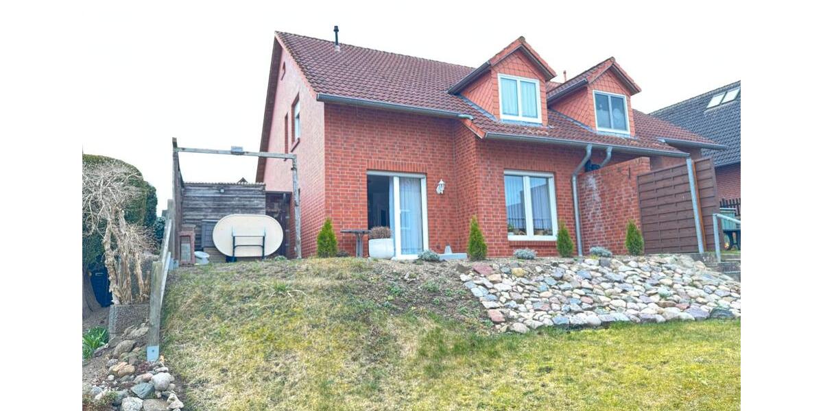 Doppelhaushälfte Sternberg - 4 Zimmer, 107 m&sup2;, 949&euro; | Angebot:26549965