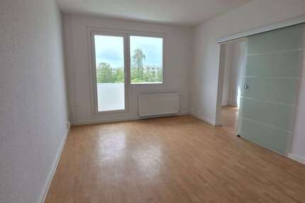 Wohnung Schwerin Gartenstadt - 3 Zimmer, 47 m&sup2;, 349&euro; | Angebot:26833564