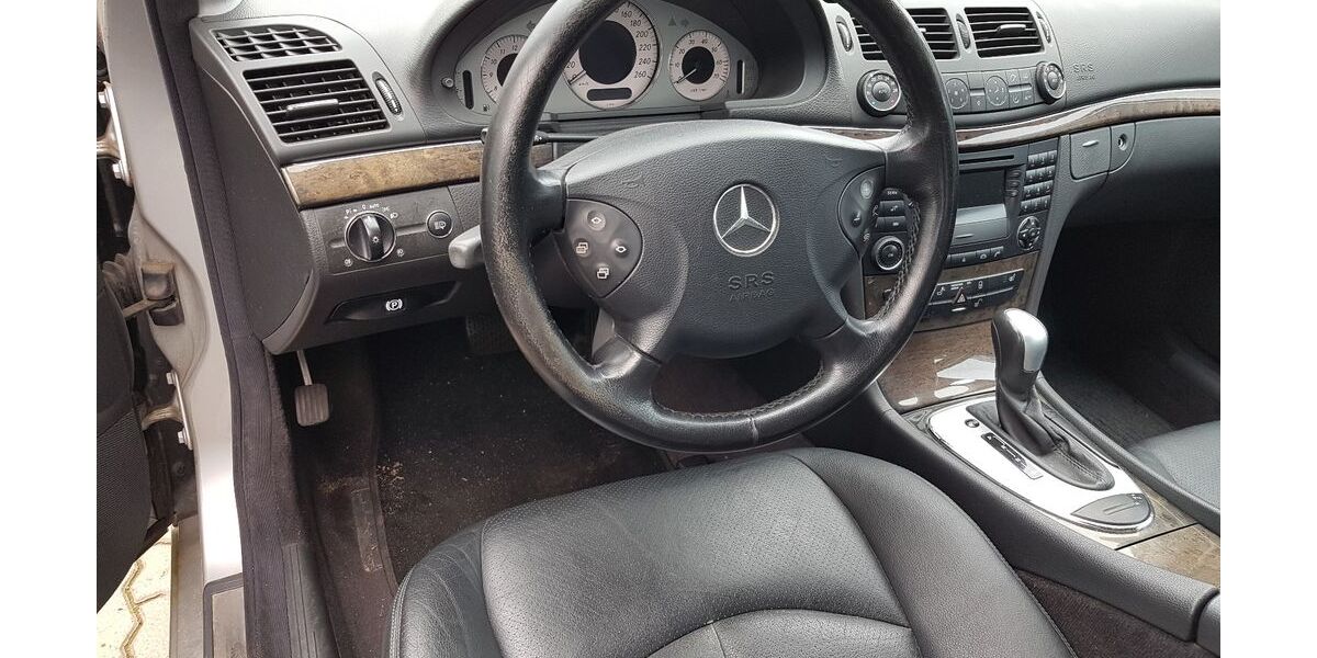 Mercedes-Benz E 240 192.000 km 1.777 &euro; Rehna 19217