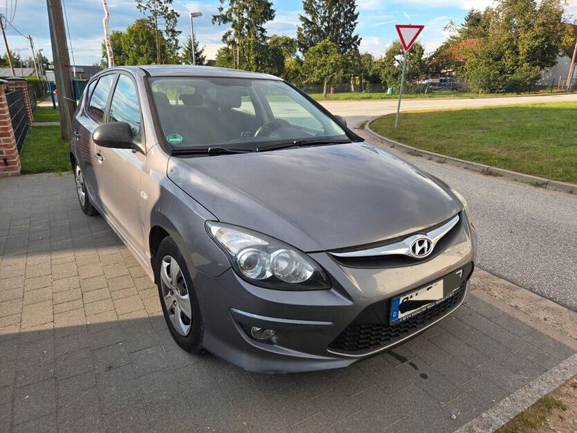 i30