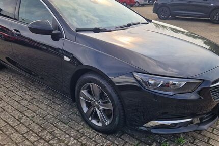 Opel Insignia 82.486 km 17.490 € Schwerin 19055