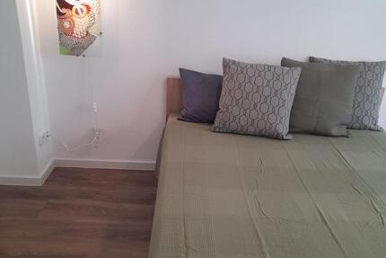 Charmantes 1-Zimmer-Apartment mit Terrasse in zentraler Lage zimmer