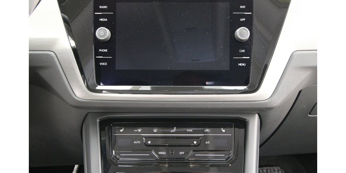 VW Touran 1.5 TSI 7-DSG Comfortline 7-SITZ+NAVI+AHK 22.923 km 32.790 &euro; Hagenow 19230