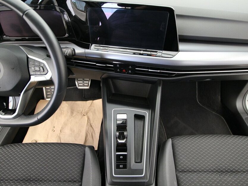 VW Golf VIII Variant 2.0 TDI 7-DSG Active LED+NAVI 70.287 km 20.900 € Hagenow 19230