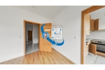 Innenstadtlage für Praktiker: helle 2-Zimmer-Dachgeschosswohnung mit Einbauküche, Duschbad, Keller - Dachgeschoßwohnung Schwerin Feldstadt | Angebot:26866548