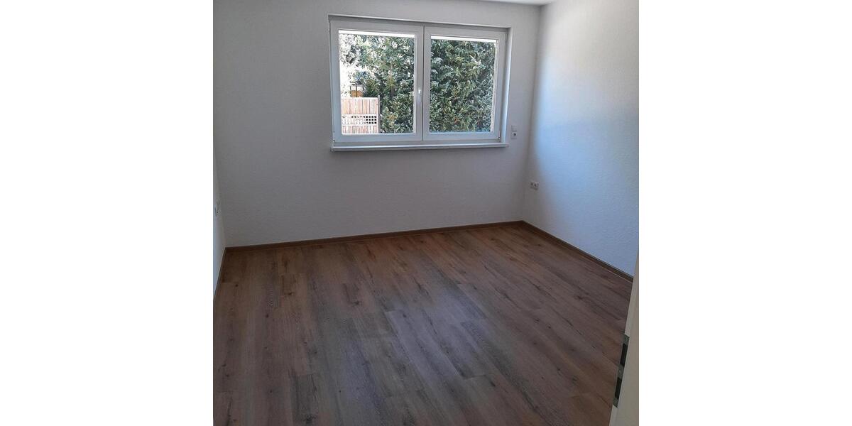 Erdgeschoßwohnung Crivitz - 2 Zimmer, 60 m&sup2;, 411&euro; | Angebot:26545902