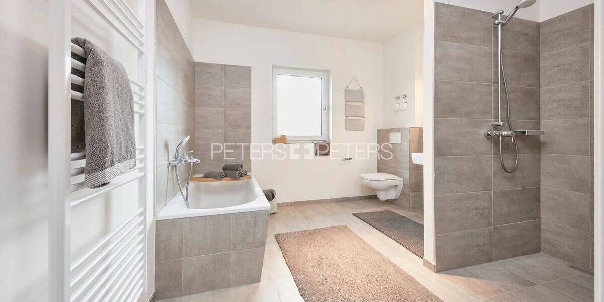 Etagenwohnung Schwerin Werdervorstadt - 3 Zimmer, 87 m&sup2;, 969&euro; | Angebot:26379163