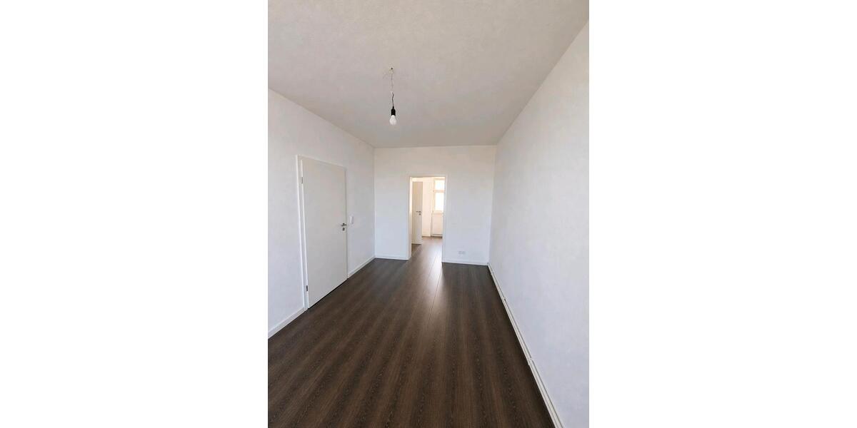 Etagenwohnung Schwerin - 4 Zimmer, 93 m&sup2;, 1.050&euro; | Angebot:26416830