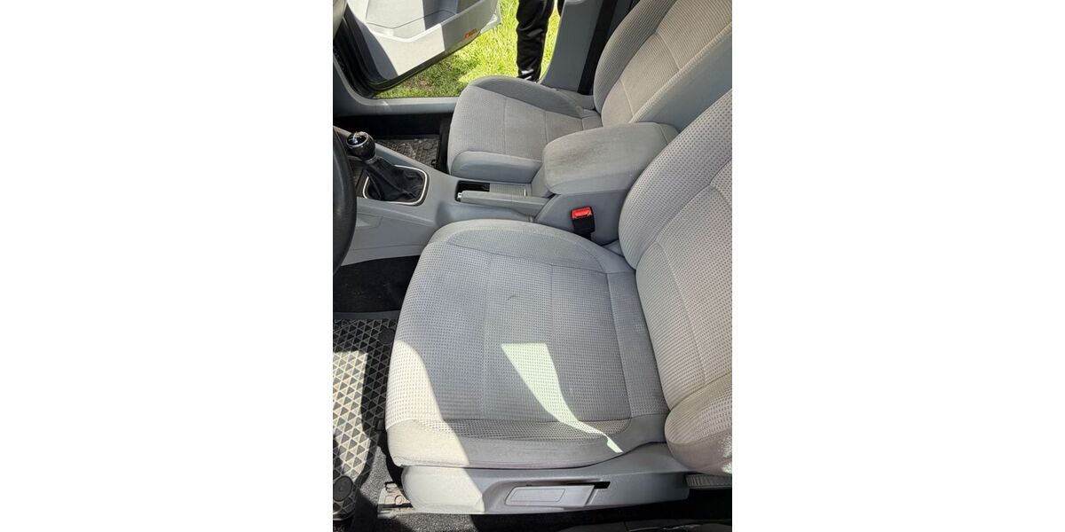 VW Jetta 221.500 km 3.300 &euro; Brüel 19412