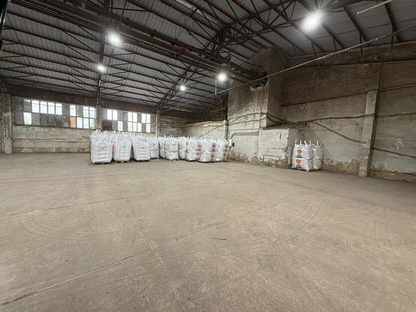 Günstige Lagerhalle ohne Stützen 1580 qm