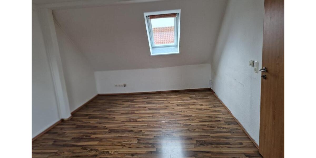 Dachgeschoßwohnung Crivitz - 3 Zimmer, 45 m&sup2;, 270&euro; | Angebot:24886357