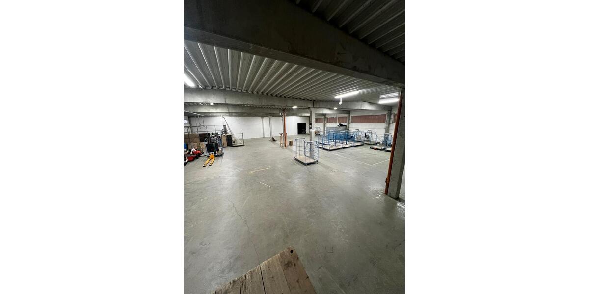 Lager und Büroflächen zu Vermieten zimmer