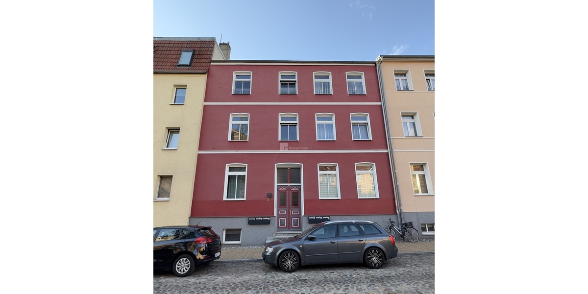 Innenstadtlage für Praktiker: helle 2-Zimmer-Dachgeschosswohnung mit Einbauküche, Duschbad, Keller - Dachgeschoßwohnung Schwerin Feldstadt | Angebot:26866548