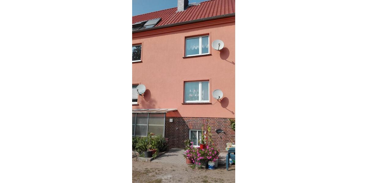 3- Raumwohnung in sonniger Lage im Grünen mit Sitzecke am Haus 3 zimmer