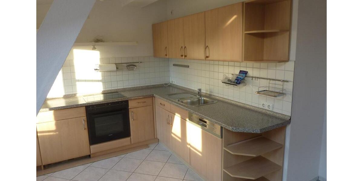 Dachgeschoßwohnung Schwerin - 3 Zimmer, 78 m&sup2;, 780&euro; | Angebot:25053592