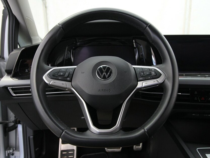 VW Golf VIII Variant 2.0 TDI 7-DSG Active LED+NAVI 70.287 km 20.900 € Hagenow 19230