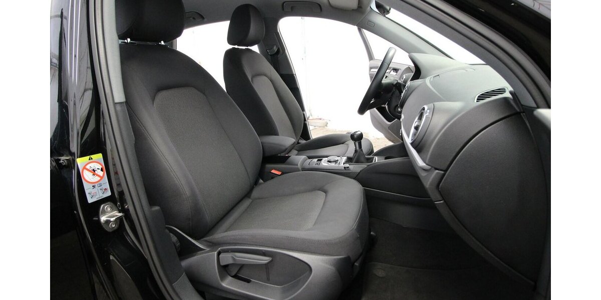 Audi A3 30 TFSI NAVI+TEMPOMAT+WINTER-PAKET+Bi-XENON 92.850 km 14.900 &euro; Hagenow 19230