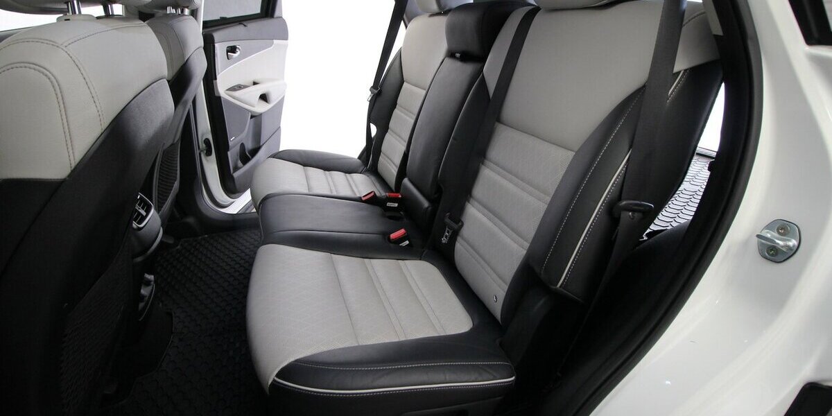 Kia Sorento Platinum Edition 4WD PANO-DACH+AHK+XENON 130.166 km 18.900 &euro; Hagenow 19230