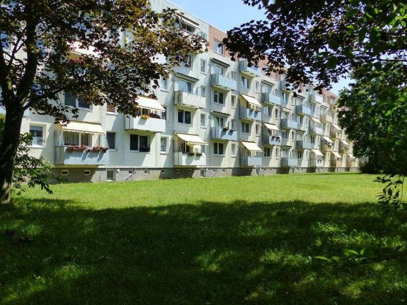 Wohnung zum Mieten in Schwerin 363 € 54.1 m²