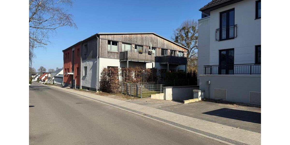Etagenwohnung Schwerin Gartenstadt - 3 Zimmer, 96 m&sup2;, 1.390&euro; | Angebot:25856695