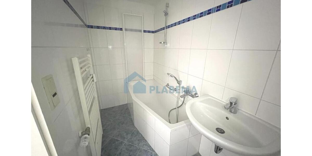 Dachgeschoßwohnung Schwerin - 3.5 Zimmer, 95 m&sup2;, 1.353&euro; | Angebot:26649637
