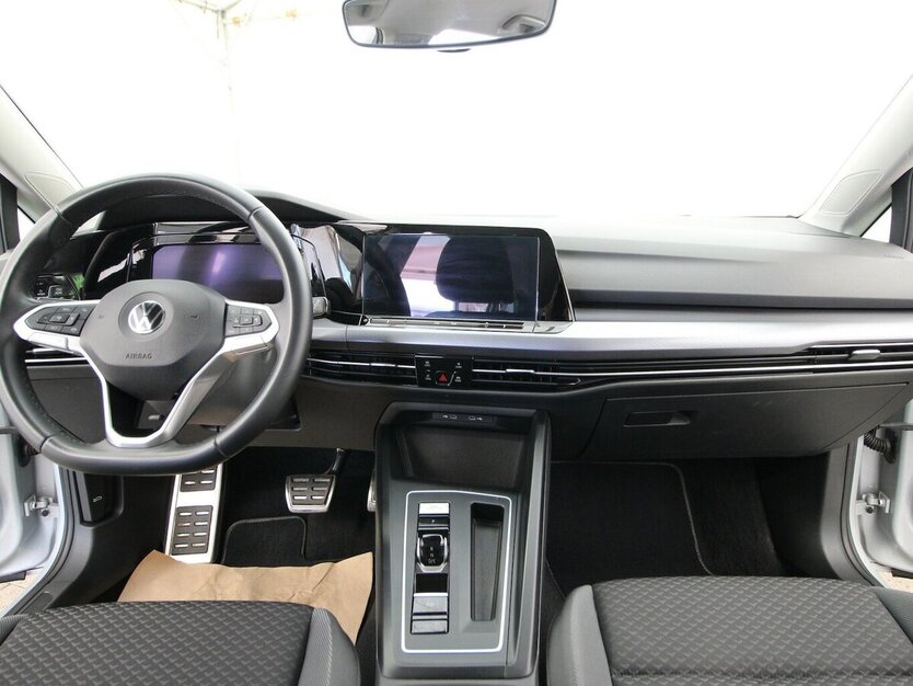 VW Golf VIII Variant 2.0 TDI 7-DSG Active LED+NAVI 70.287 km 20.900 € Hagenow 19230