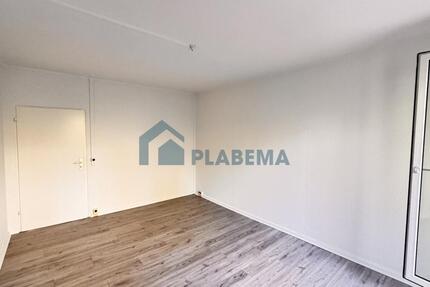 2 Zimmer, Balkon, Badewanne & Stellplatz! Wird renoviert! 2 zimmer