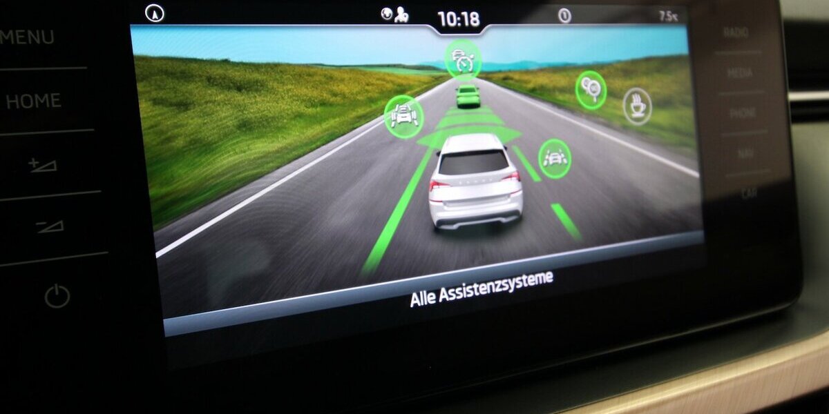 Skoda Kamiq TSI OPF DSG Style Plus NAVI+LED+ACC+ALU17 24.236 km 20.900 &euro; Hagenow 19230