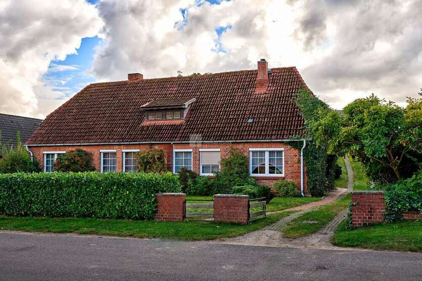 Haus zum Kaufen in Schwerin 199.350 € 160 m²