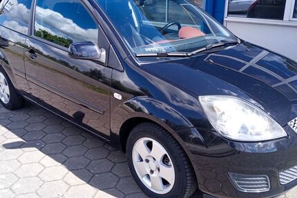 Ford Fiesta 182.000 km 2.995 € Schwerin 19061