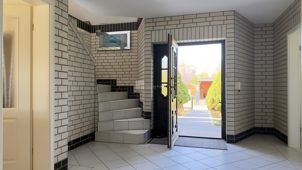 Gewachsenes Zuhause – Eigenes Haus, eigener Garten, eigener Teich mit Garage + Feuer im Wohnzimmer - Einfamilienhaus Schwerin Wüstmark | Angebot:25638280