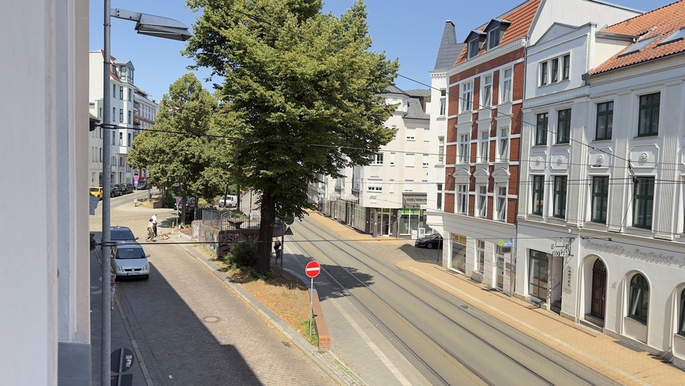 Perfekt für die kleine Familie: 3-Zimmer-Wohnung mit Balkon - Etagenwohnung Schwerin Feldstadt | Angebot:27023278