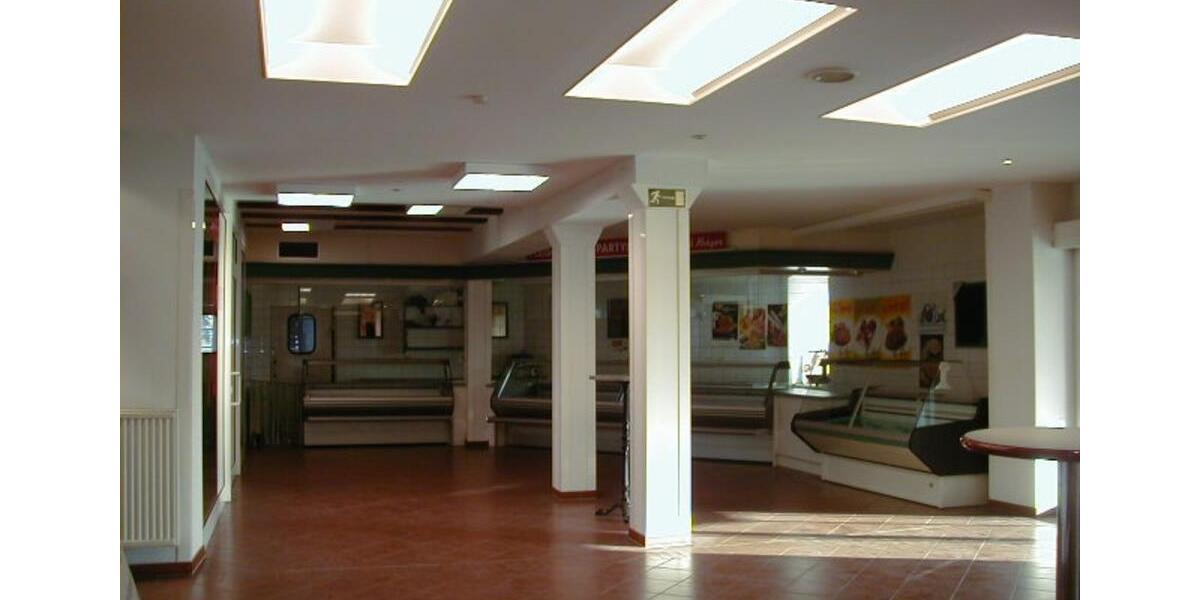 Gewerbefläche mit vielseitigem Potenzial – vormals Metzgerei & Kiosk – ab 78,5 m² teilbar zimmer