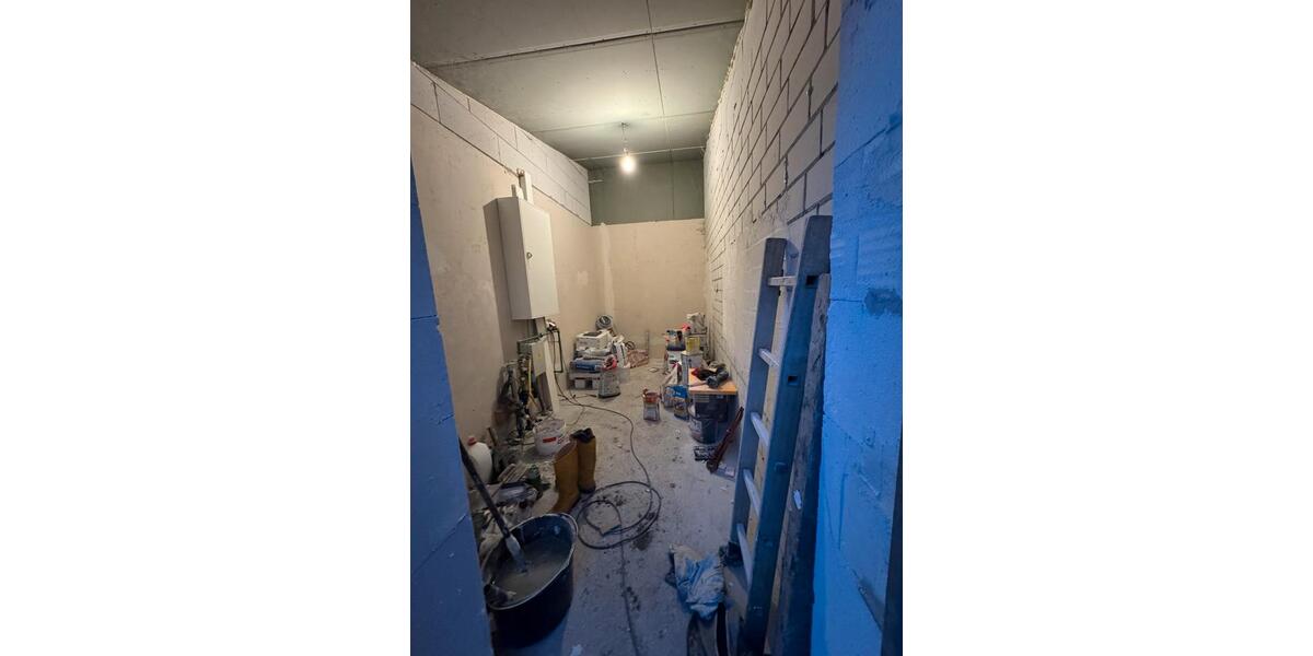 Büroraum mit Küche, 250m2 Stellplatz und vieles mehr zimmer