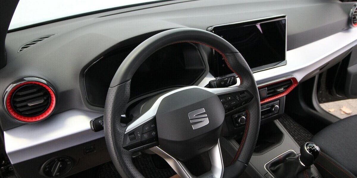 Seat Ibiza TSI OPF FR Sport NAVI+LED+WINTER-PAKET+ALU 16.977 km 18.590 &euro; Hagenow 19230